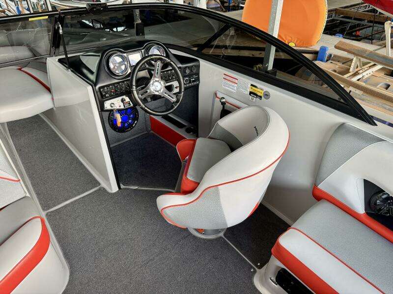 22ft Moomba Yacht For Sale