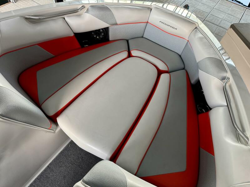 22' 2016 Moomba Craz