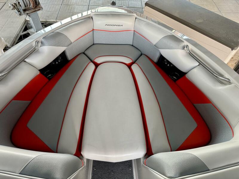 22' 2016 Moomba Craz