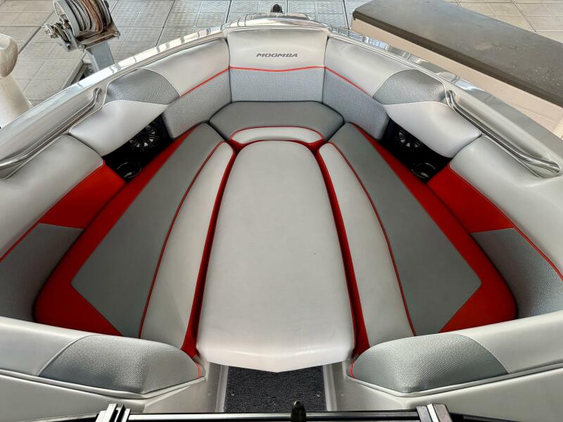 22' 2016 Moomba Craz