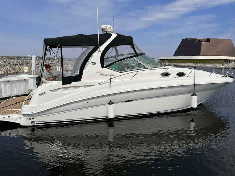 32' 2006 Sea Ray 320 Sundancer