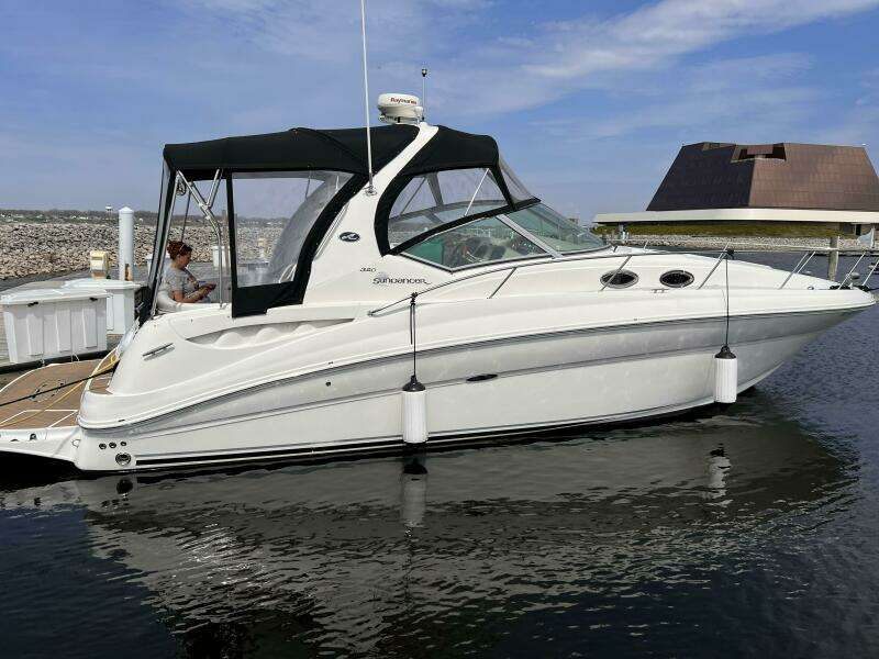 32ft Sea Ray Yacht For Sale
