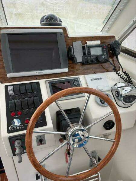 33ft Back Cove Yacht For Sale