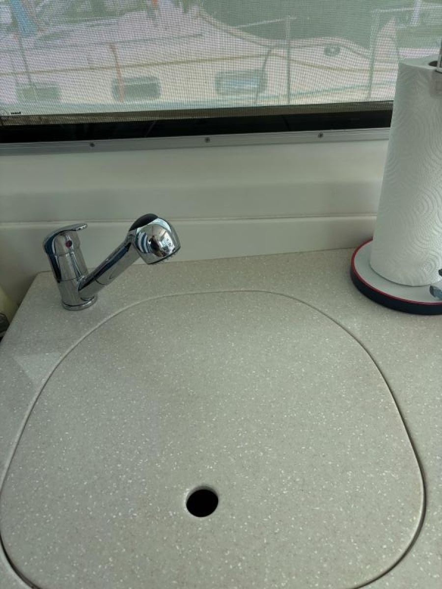 33ft Back Cove Yacht For Sale