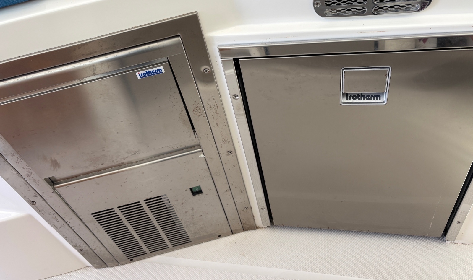 33ft Back Cove Yacht For Sale