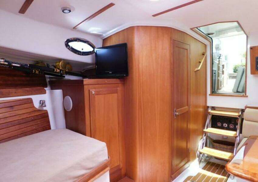 33ft Back Cove Yacht For Sale