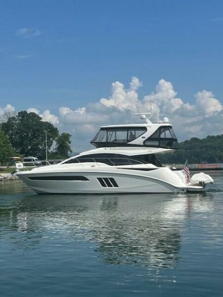 50' 2016 Sea Ray 510 FLY