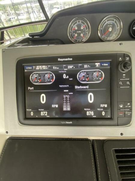 50' 2016 Sea Ray 510 FLY