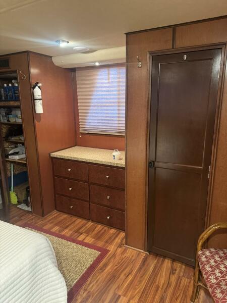 58' 2006 Gibson 5500 Series