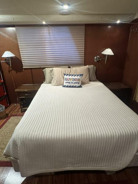 58' 2006 Gibson 5500 Series