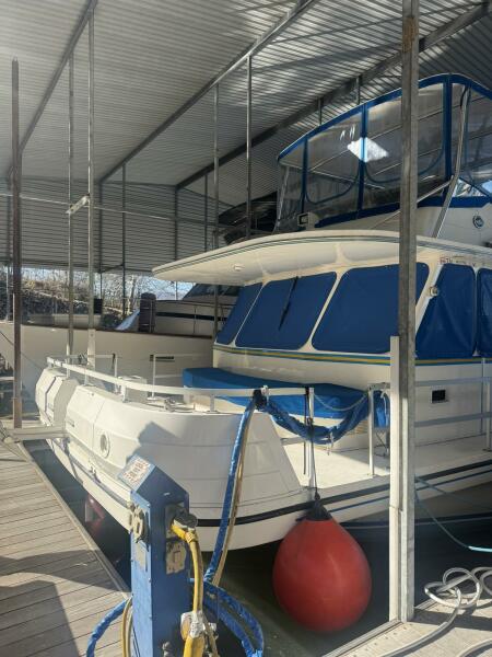 58' 2006 Gibson 5500 Series