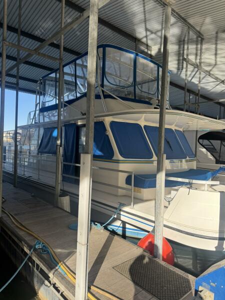 58' 2006 Gibson 5500 Series