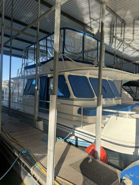 58ft Gibson Yacht For Sale