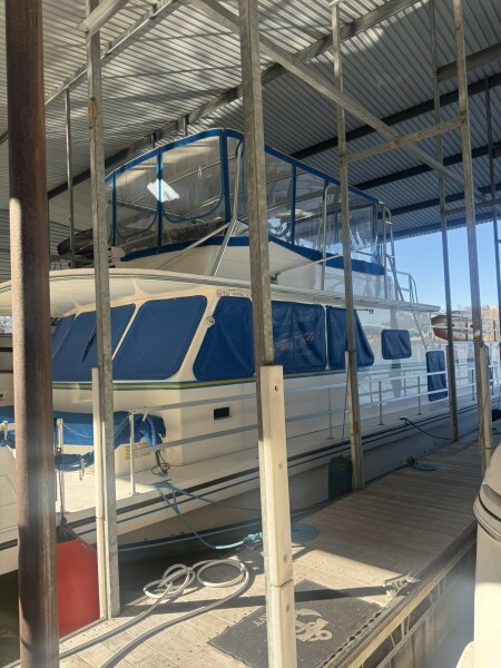 58' 2006 Gibson 5500 Series