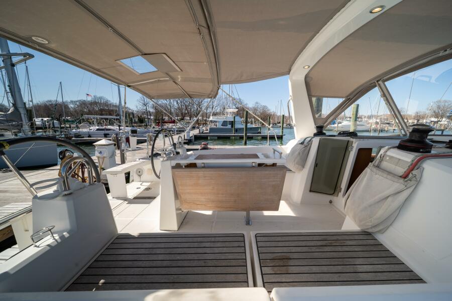 38' 2019 Beneteau Oceanis 38.1
