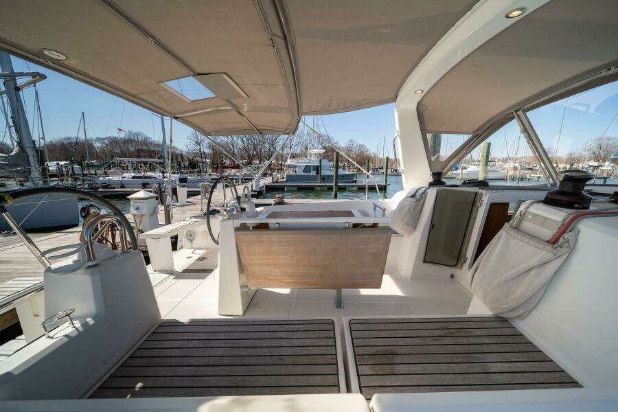 Fine Tuned 38ft Beneteau Yacht For Sale