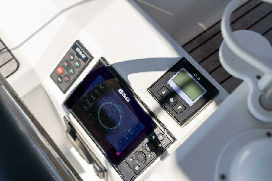 Fine Tuned 38ft Beneteau Yacht For Sale