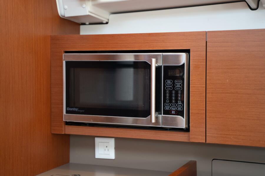 38' 2019 Beneteau Oceanis 38.1