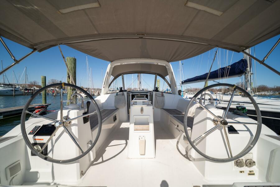 38' 2019 Beneteau Oceanis 38.1
