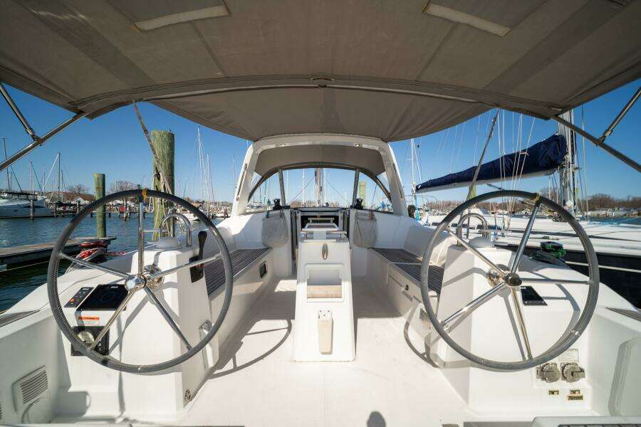 Fine Tuned 38ft Beneteau Yacht For Sale