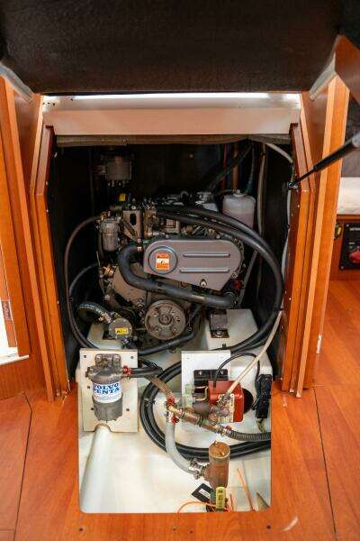 Fine Tuned 38ft Beneteau Yacht For Sale