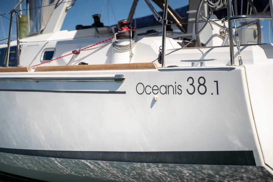38' 2019 Beneteau Oceanis 38.1