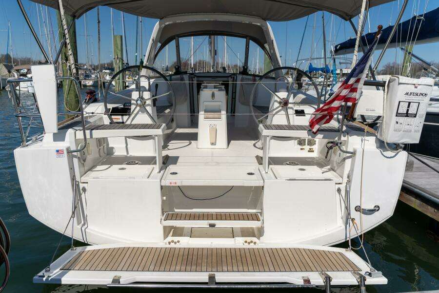 Fine Tuned 38ft Beneteau Yacht For Sale