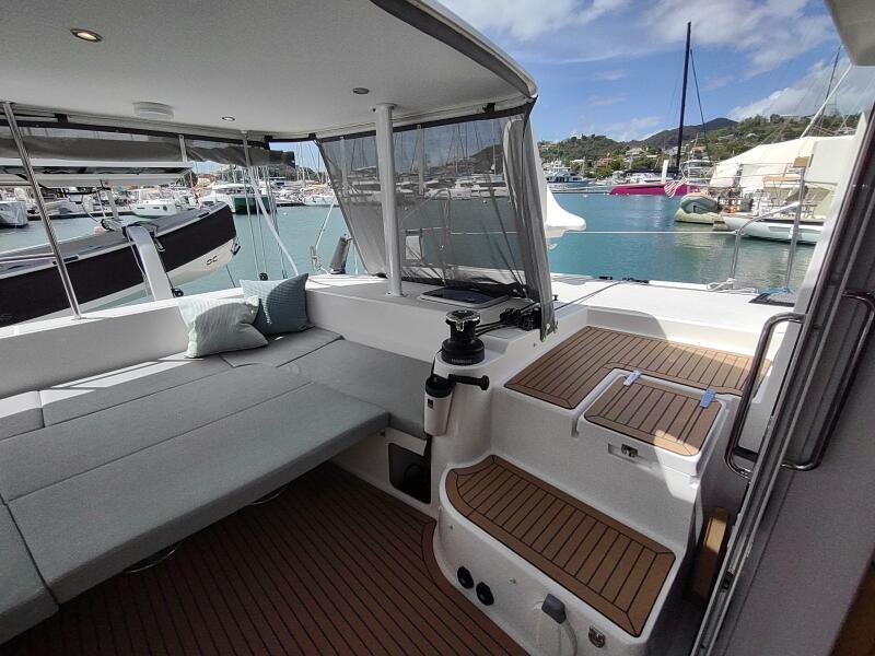 51' 2020 Outremer 51