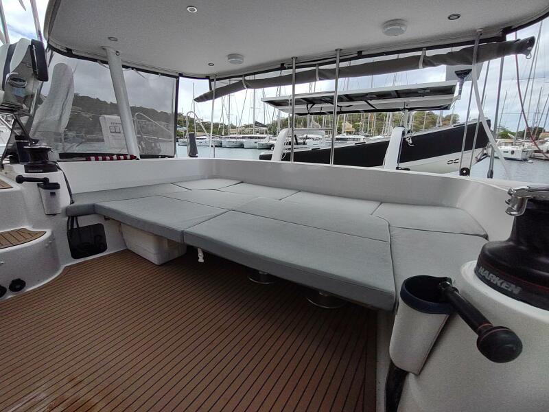 51' 2020 Outremer 51