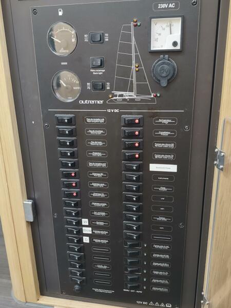 51' 2020 Outremer 51