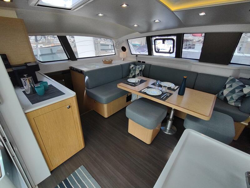 51' 2020 Outremer 51