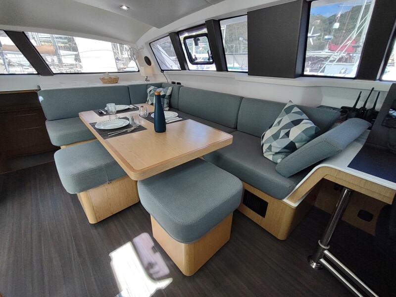 51' 2020 Outremer 51