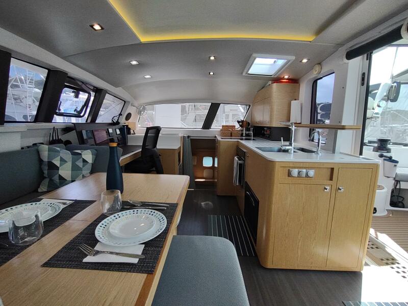 51' 2020 Outremer 51