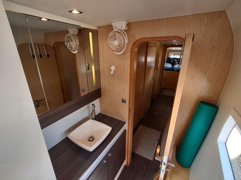 51' 2020 Outremer 51