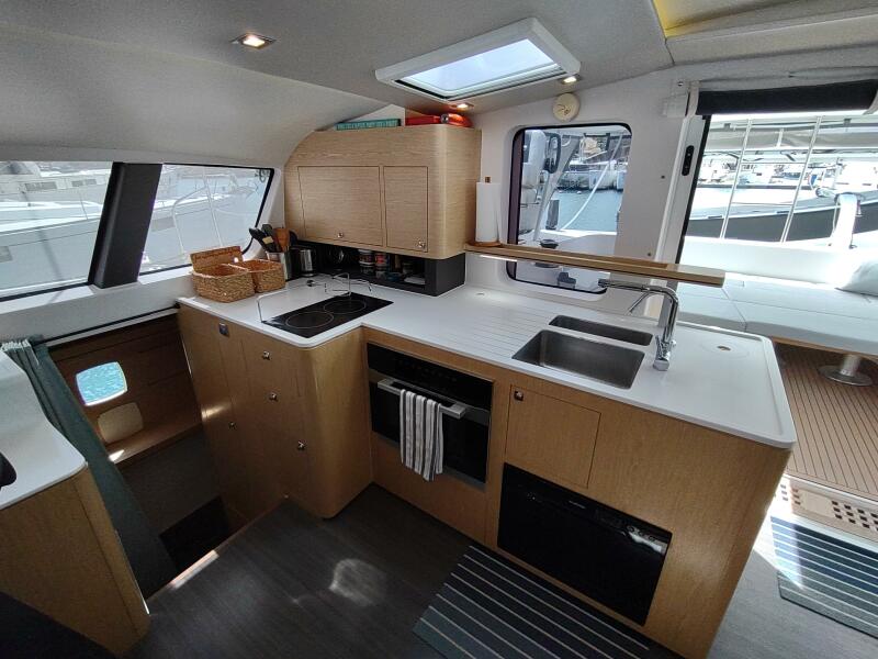 51' 2020 Outremer 51