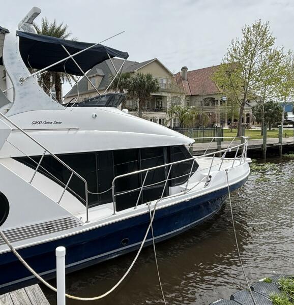 52' 2007 Bluewater 5200