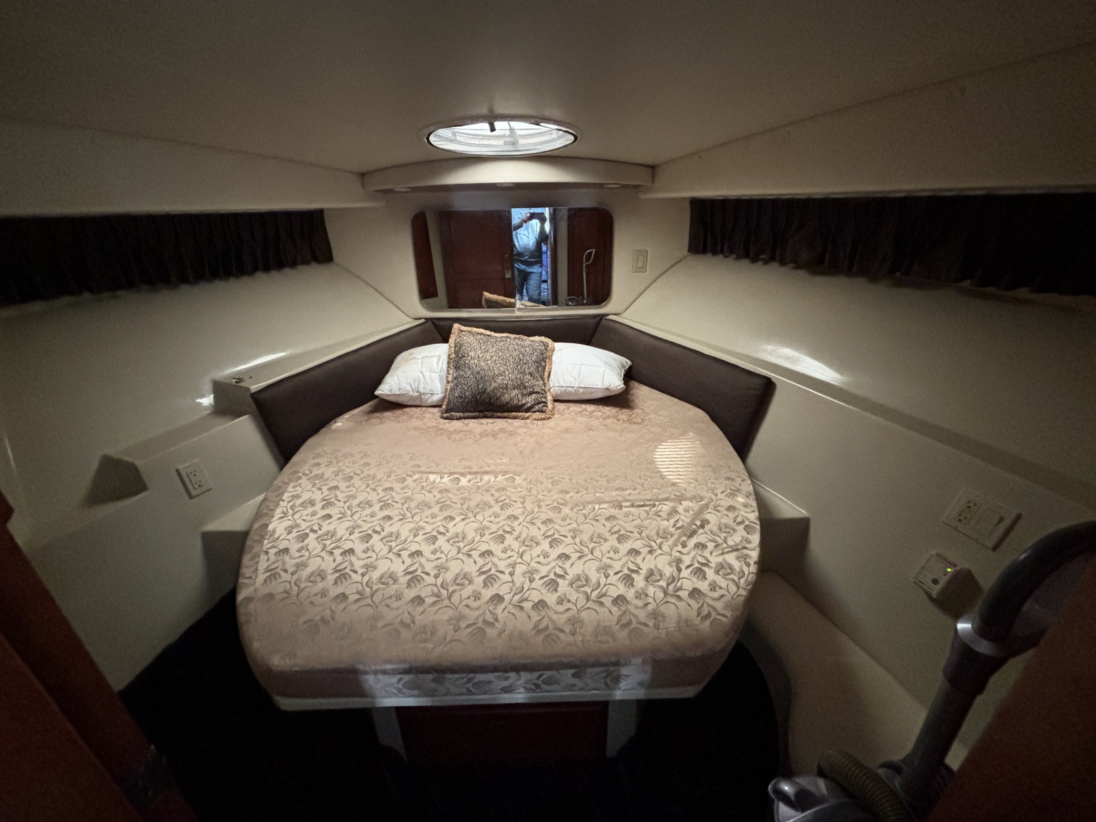 52' 2007 Bluewater 5200