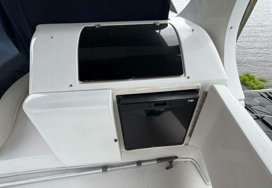 52' 2007 Bluewater 5200