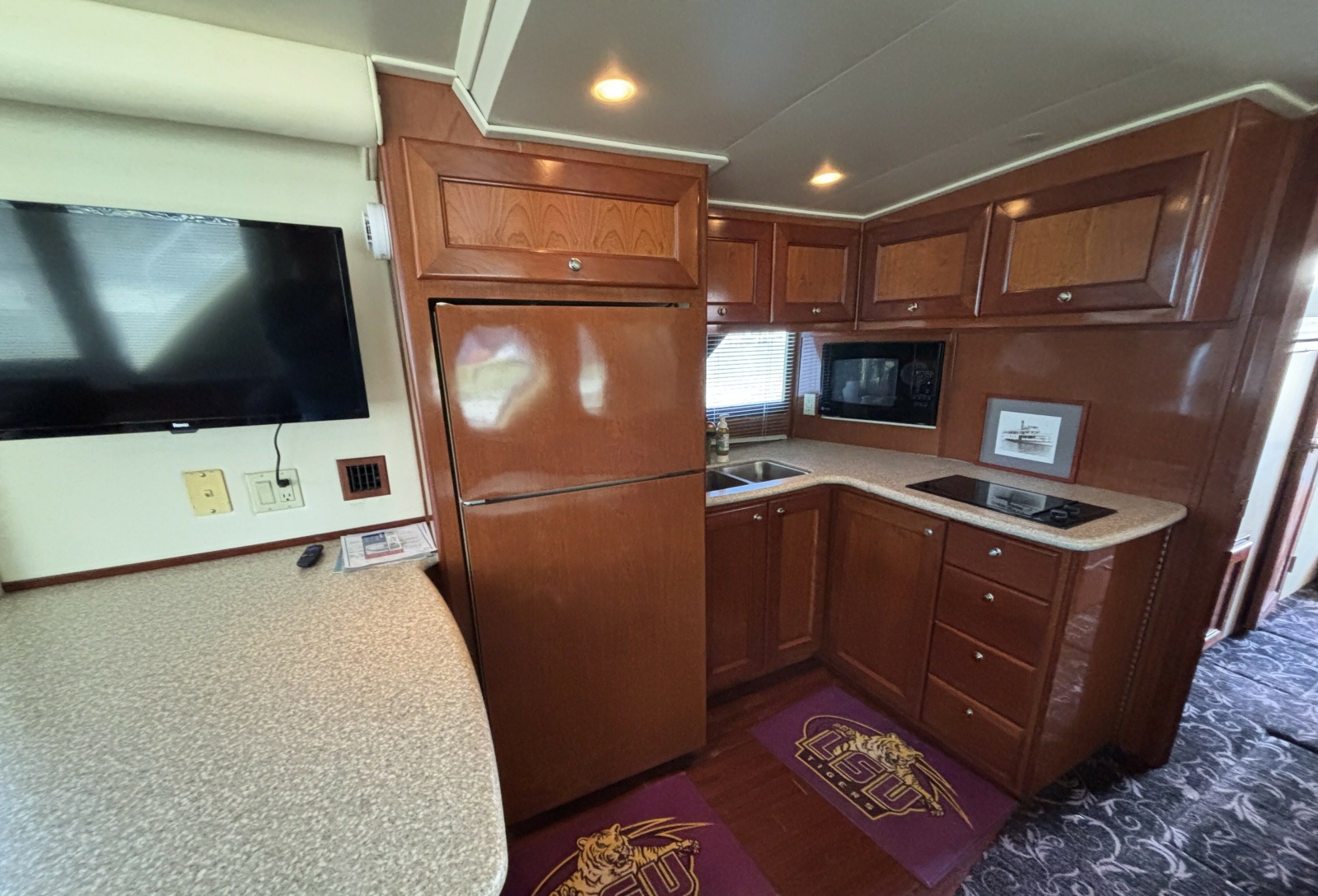 52' 2007 Bluewater 5200