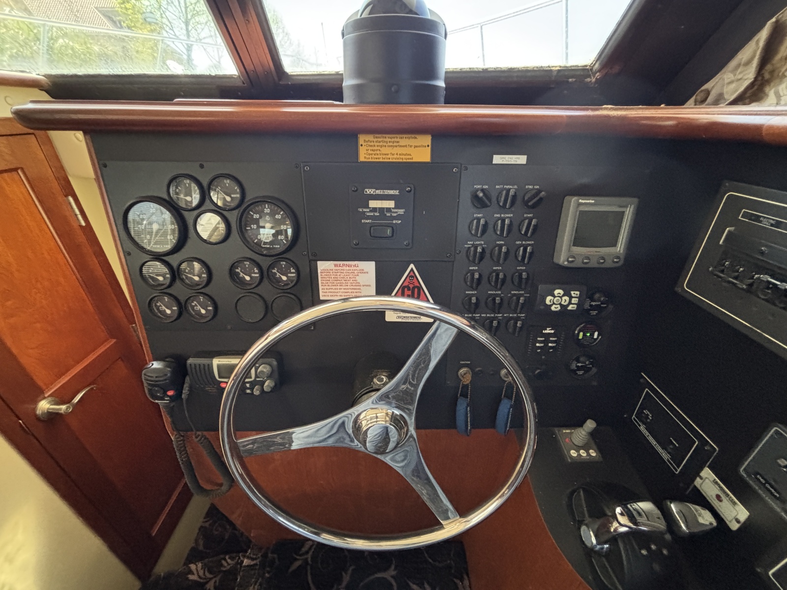 52' 2007 Bluewater 5200