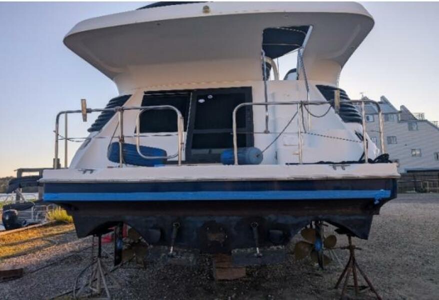 52' 2007 Bluewater 5200