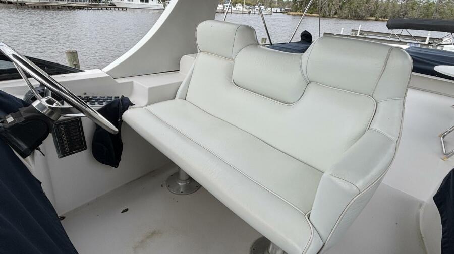 52' 2007 Bluewater 5200