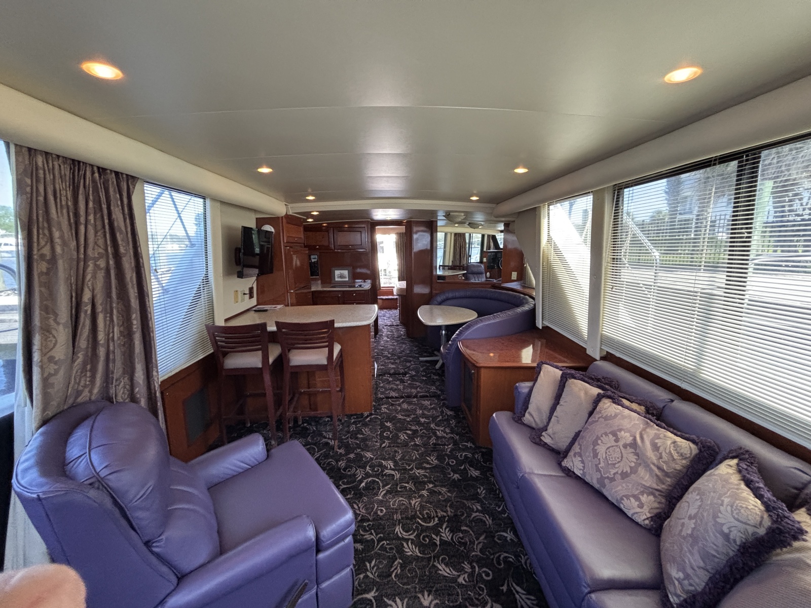 52' 2007 Bluewater 5200