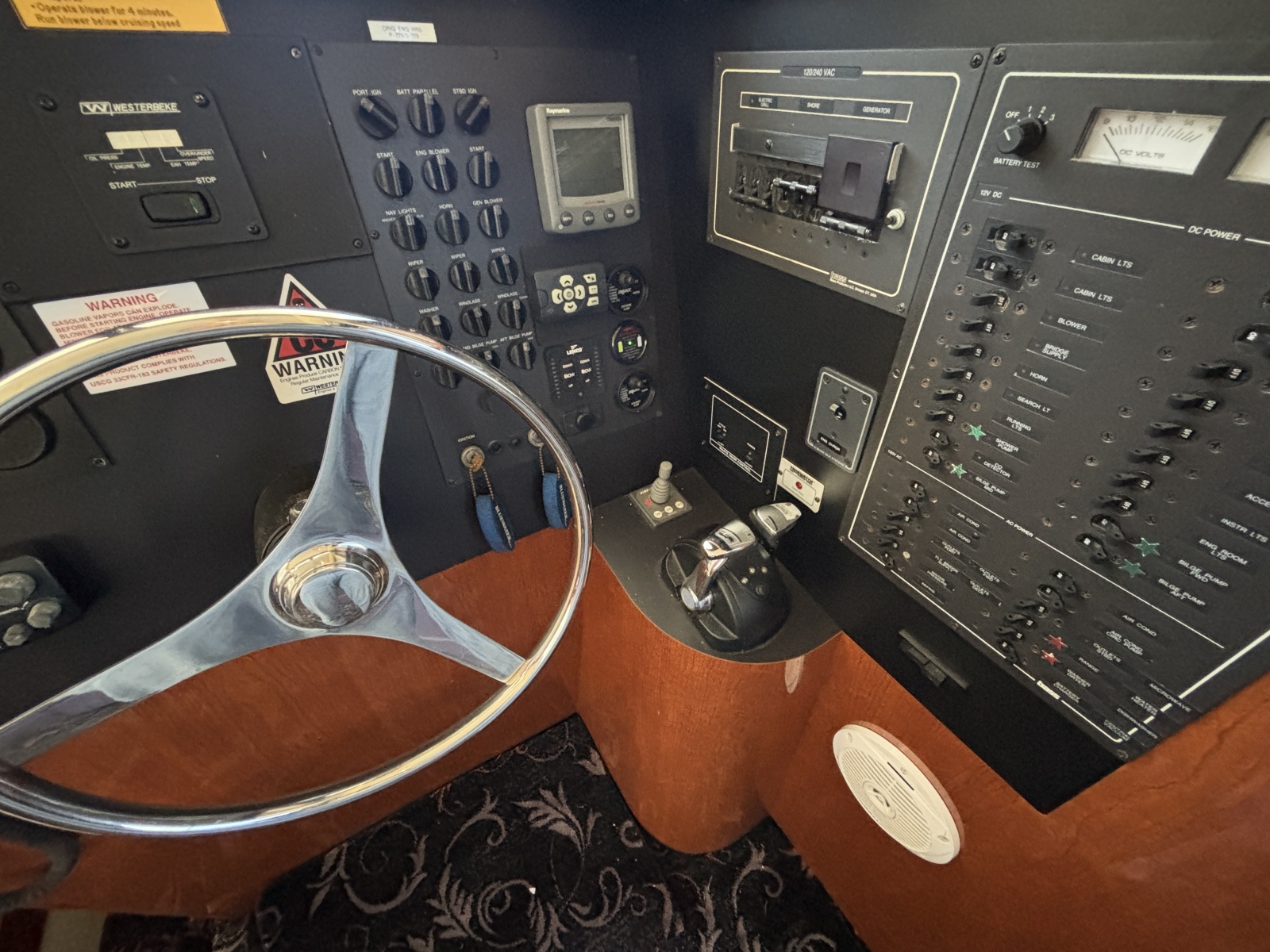 52' 2007 Bluewater 5200