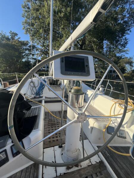 41' 1990 Beneteau 