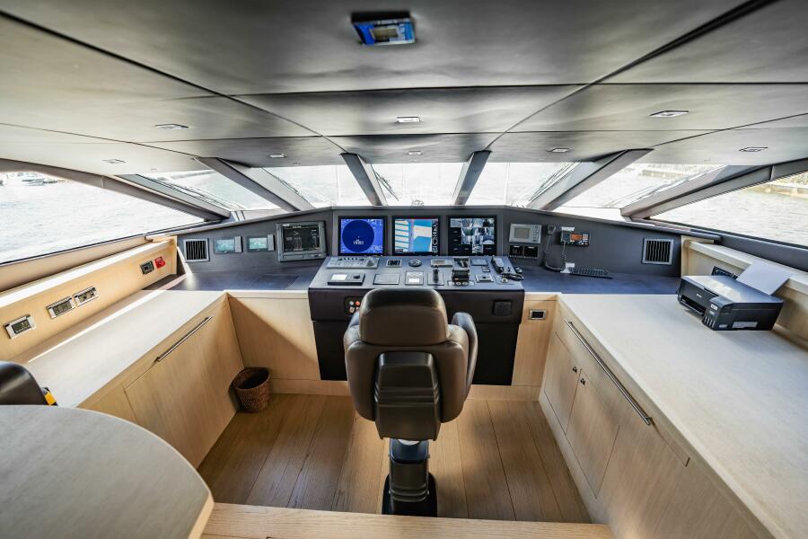 112' 2011 Sunseeker 34 Metre Yacht