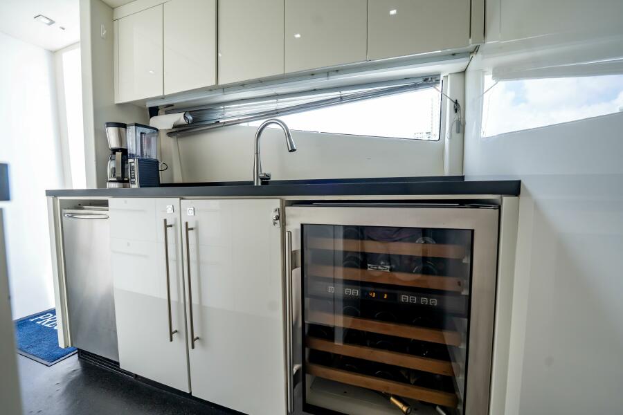 112' 2011 Sunseeker 34 Metre Yacht