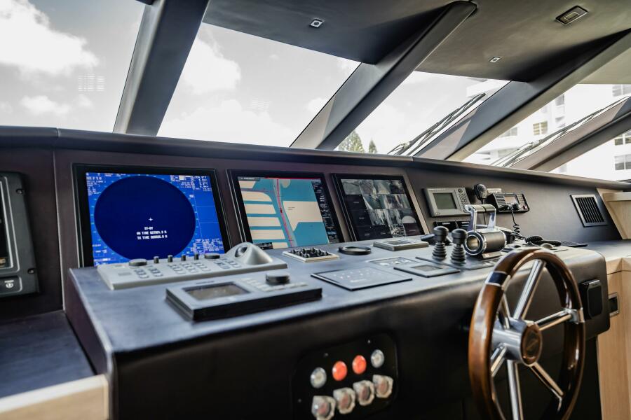 112' 2011 Sunseeker 34 Metre Yacht