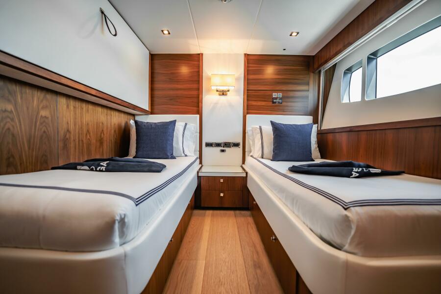 112' 2011 Sunseeker 34 Metre Yacht