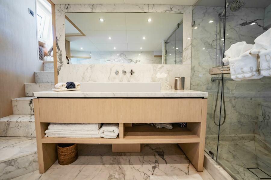 112' 2011 Sunseeker 34 Metre Yacht